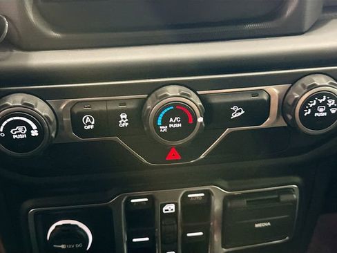 Used 2018 Jeep Wrangler Unlimited Sport S image 16