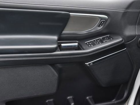 Used 2025 Ford Expedition Max Platinum AWD/4WD image 27
