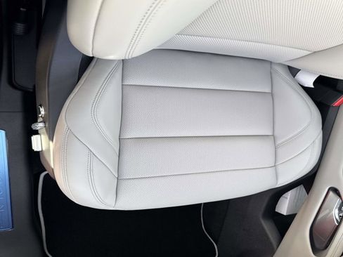 New 2026 Lincoln Nautilus Premier w/ Equipment Group 102A AWD/4WD image 17