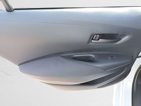 Used 2026 Toyota Corolla LE image 7