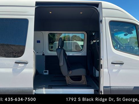 Used 2026 Mercedes-Benz Sprinter 2500 image 19