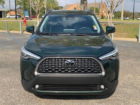 Used 2023 Toyota Corolla Cross XLE w/ Convenience Package image 2