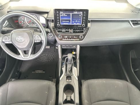 Used 2022 Toyota Corolla Cross LE image 16