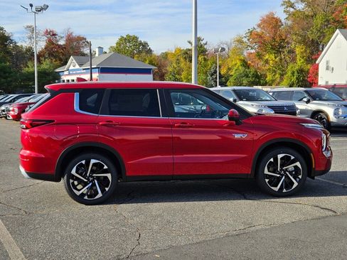 New 2025 Mitsubishi Outlander SE image 6