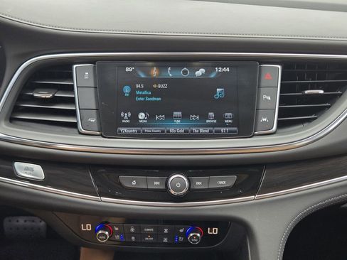 Used 2018 Buick Enclave Premium w/ Experience Buick Package FWD image 23