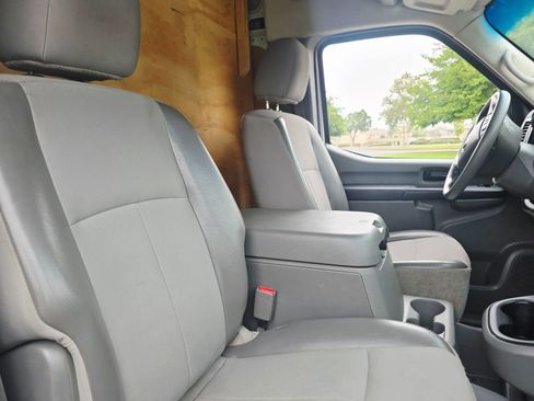 Used 2017 Nissan NV 2500 SV w/ Technology Package image 27