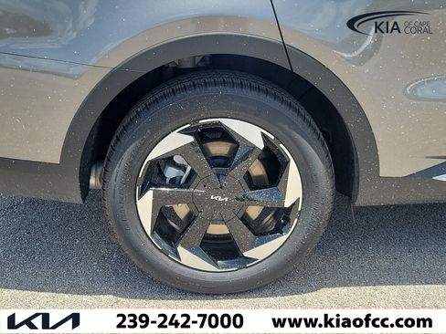 New 2026 Kia Sorento EX FWD image 9