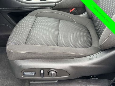 Used 2023 GMC Acadia SLE w/ Infotainment Package AWD/4WD image 5