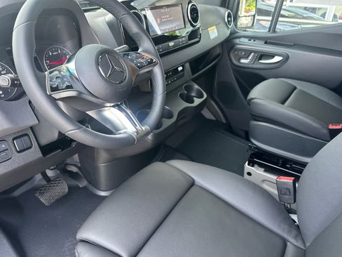 New 2025 Mercedes-Benz Sprinter 2500 image 6