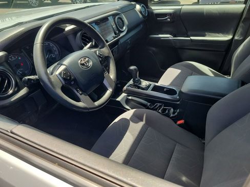 Used 2019 Toyota Tacoma TRD Off-Road w/ Technology Package AWD/4WD image 10