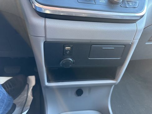 Used 2017 Toyota Sienna LE image 26