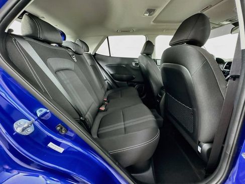Certified 2025 Hyundai Venue SEL FWD image 39