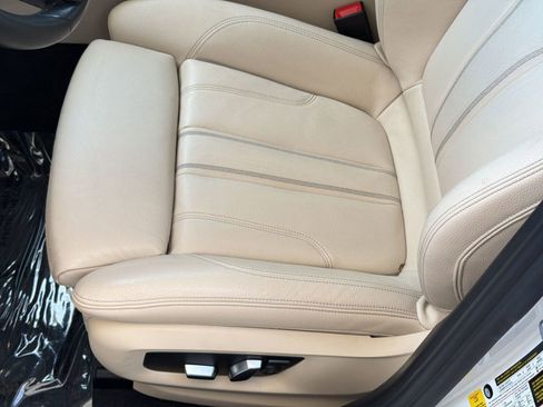 Used 2019 BMW 530i w/ Convenience Package RWD image 14