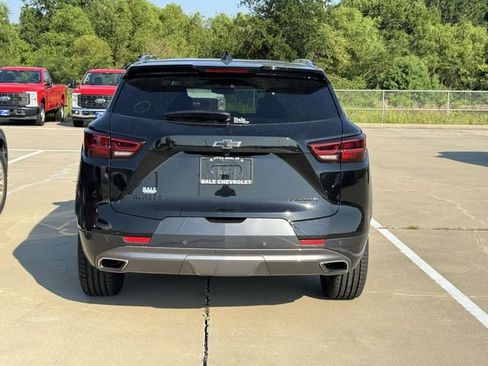 Used 2023 Chevrolet Blazer Premier w/ Enhanced Convenience Package FWD image 5