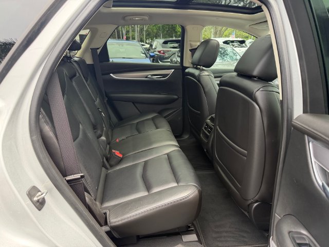 Used 2017 Cadillac XT5 Luxury FWD image 17