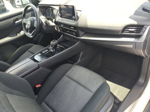 Used 2024 Nissan Rogue SV FWD image 15