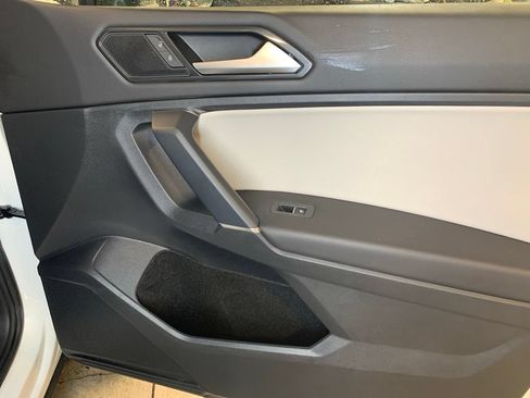 Used 2018 Volkswagen Tiguan SE w/ Panoramic Sunroof Package AWD/4WD image 20