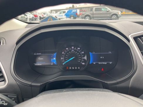 Used 2022 Ford Edge SEL w/ Convenience Package image 16