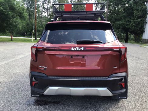 Used 2024 Kia Seltos S AWD/4WD image 6