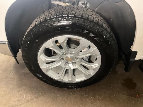 Used 2025 Chevrolet Silverado 1500 LTZ image 12