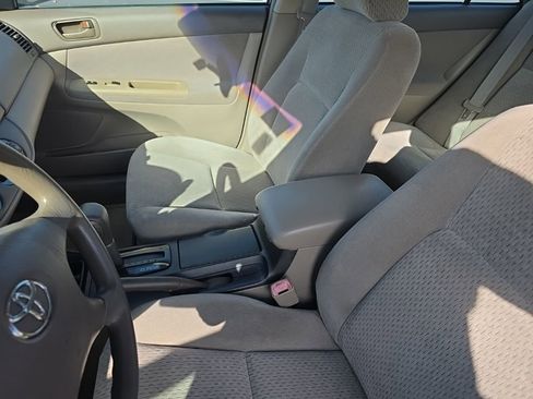 Used 2004 Toyota Camry LE image 20