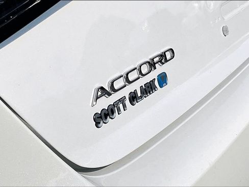 Certified 2025 Honda Accord LX image 22