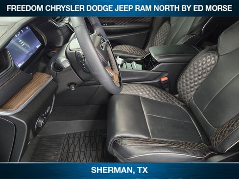 Used 2024 Jeep Grand Cherokee Summit w/ High Altitude Package AWD/4WD image 8