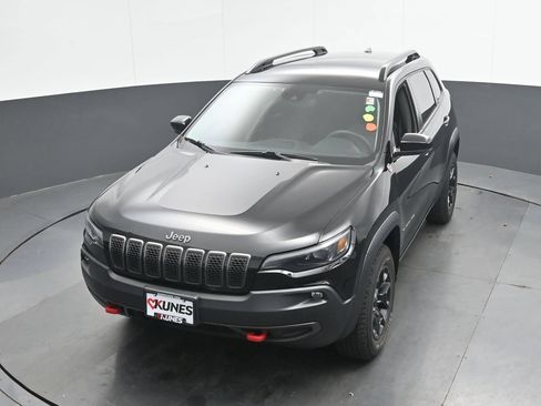 Used 2022 Jeep Cherokee Trailhawk w/ Premium Leather Package AWD/4WD image 36