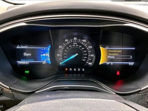 Used 2019 Ford Fusion SE image 25