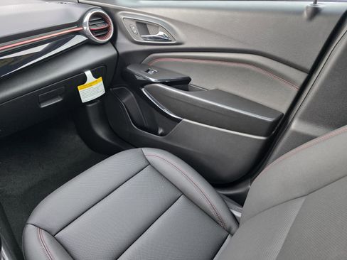 New 2026 Chevrolet Trax RS w/ Sunroof Package image 20