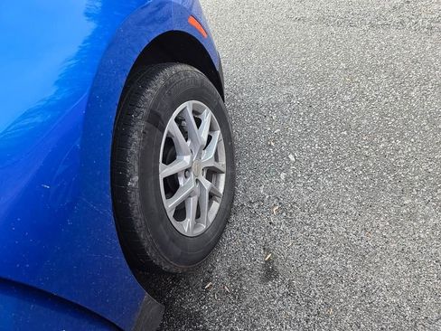 Used 2024 Chevrolet Equinox LS w/ LS Convenience Package image 12