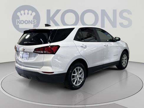 Used 2024 Chevrolet Equinox LS w/ LS Convenience Package FWD image 11