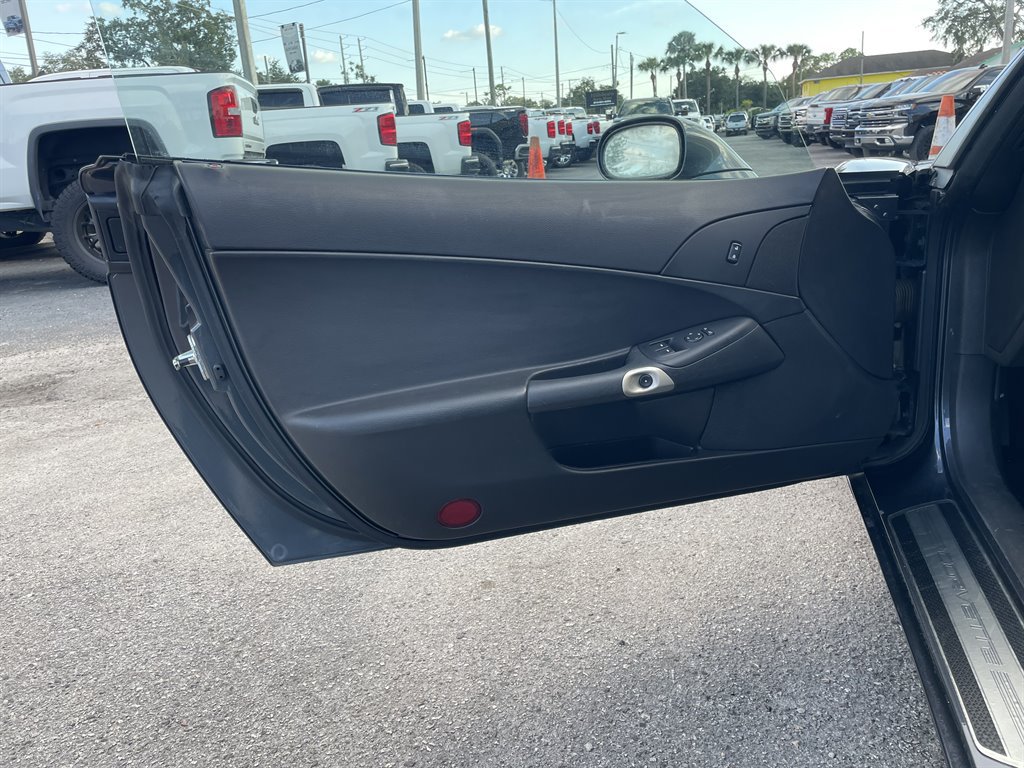 Used 2009 Chevrolet Corvette Coupe w/ Preferred Equipment Group RWD image 34