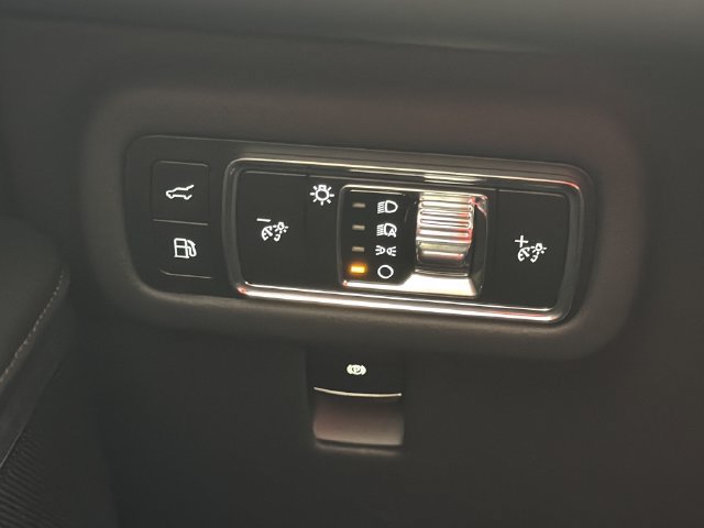 Used 2026 Lincoln Nautilus Reserve AWD/4WD image 17