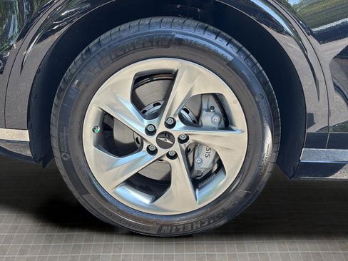 Certified 2026 Genesis GV70 2.5T Advanced AWD/4WD image 48