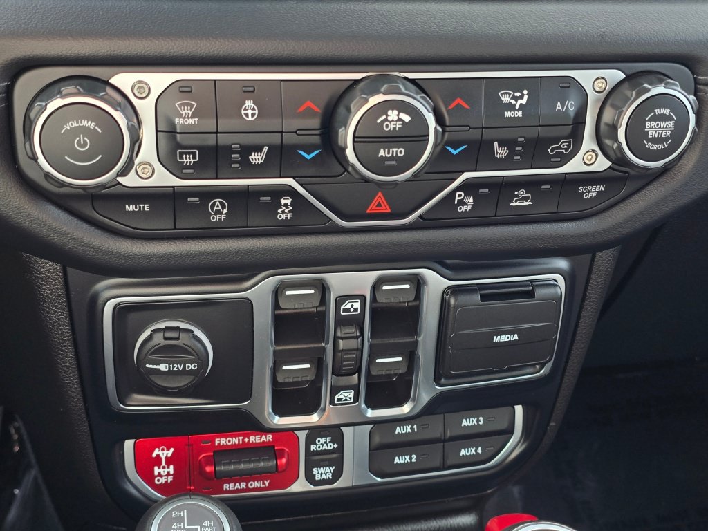 Used 2024 Jeep Gladiator Rubicon AWD/4WD image 45