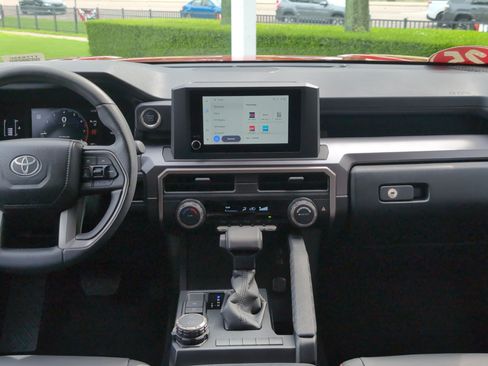Certified 2025 Toyota 4Runner SR5 AWD/4WD image 29