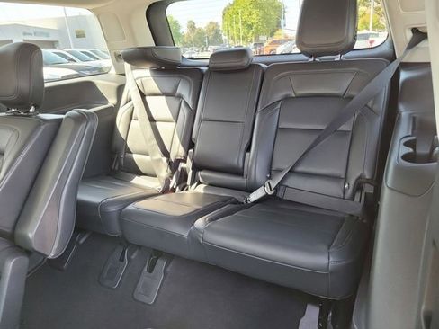 Certified 2025 Lincoln Navigator Reserve AWD/4WD image 20
