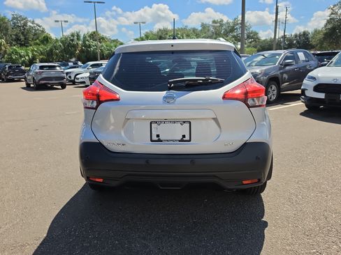 Used 2020 Nissan Kicks SV FWD image 7
