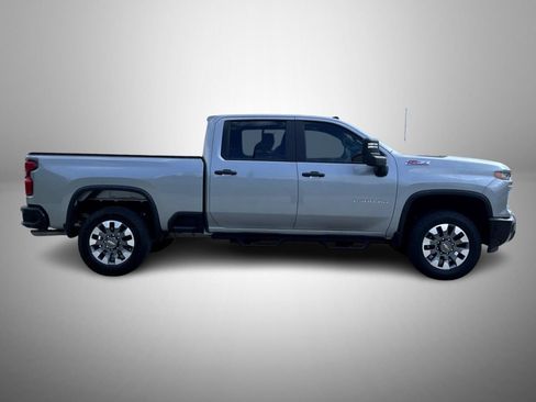 Used 2024 Chevrolet Silverado 2500 Custom w/ Custom Value Package AWD/4WD image 4