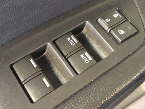 Used 2018 Honda Pilot LX image 27