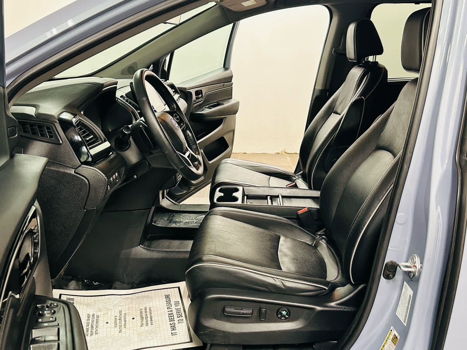 Used 2023 Honda Odyssey Elite image 9