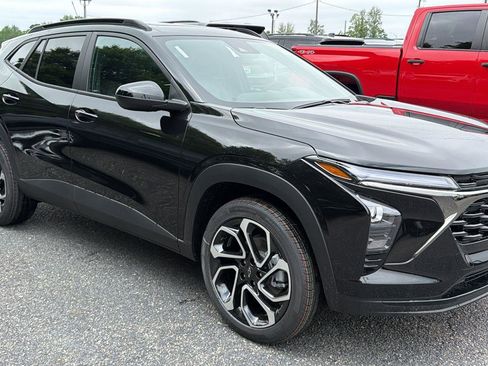 New 2026 Chevrolet Trax RS FWD image 3