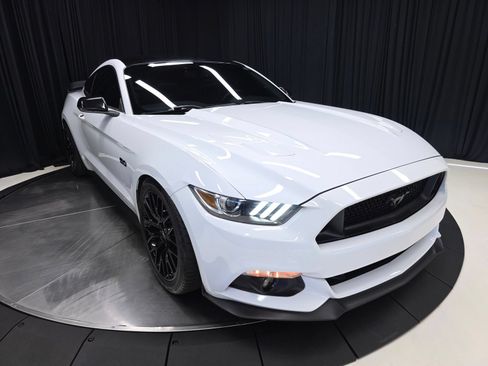 Used 2017 Ford Mustang GT Premium w/ GT Performance Package RWD image 8