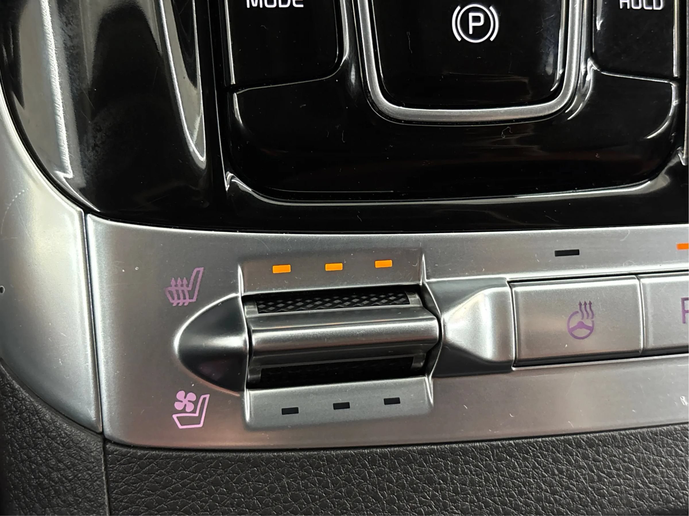 Used 2023 Kia Carnival SX Prestige FWD image 44