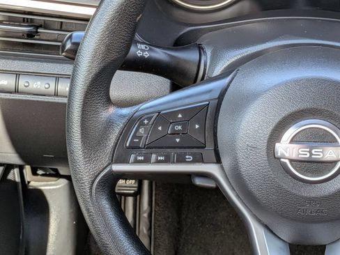 Used 2025 Nissan Altima 2.5 SV FWD image 17