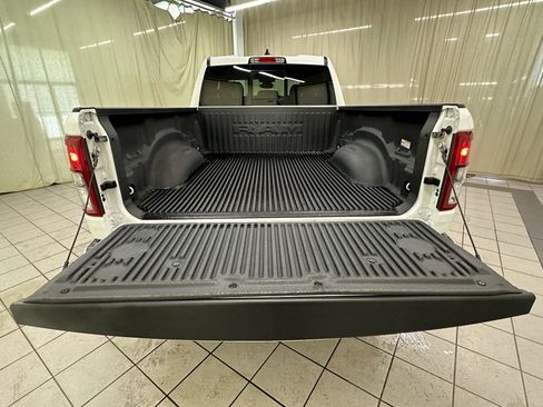 Used 2022 RAM 1500 Big Horn w/ Night Edition AWD/4WD image 16