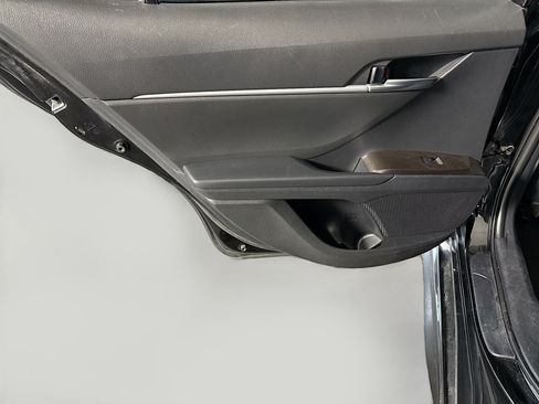 Used 2022 Toyota Camry SE w/ Carpet Mat Package (TMS) FWD image 25