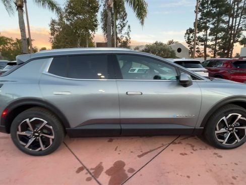 New 2026 Chevrolet Equinox EV LT image 9