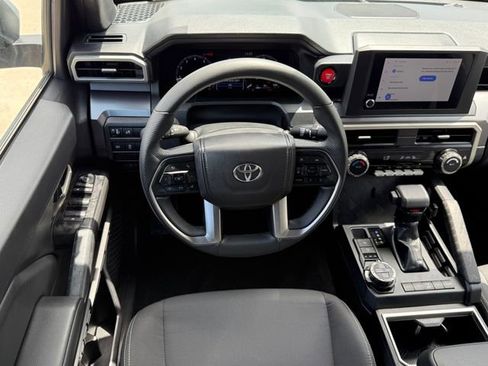 Used 2025 Toyota Tacoma TRD Off-Road AWD/4WD image 24